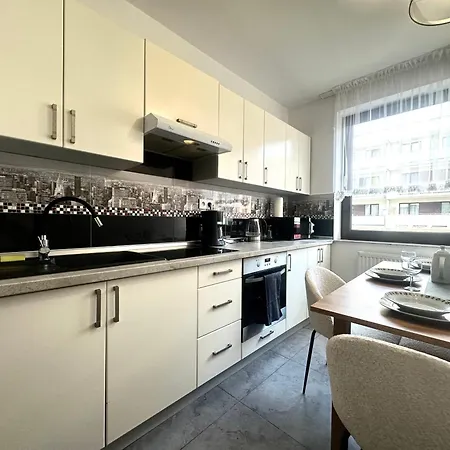 아파트 Nyska - Self Check-in 20h - Parking & Lift 브로츠와프