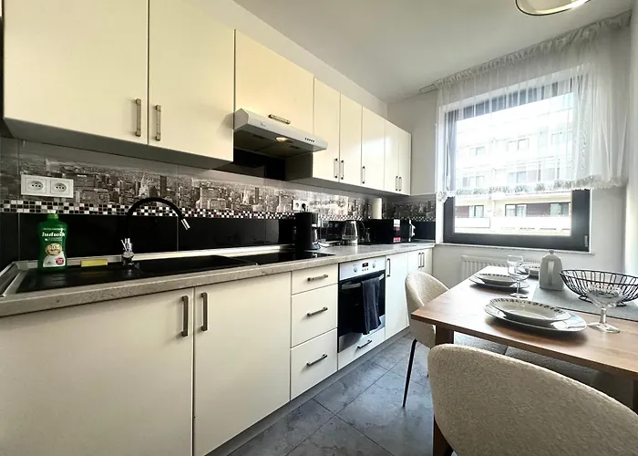 Apartment Nyska - Self Check-in 20h - Parking & Lift Wroclaw